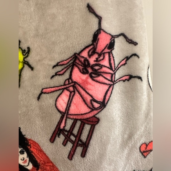 Beetlejuice Valentines Lydia Throw Blanket - Picture 3 of 5